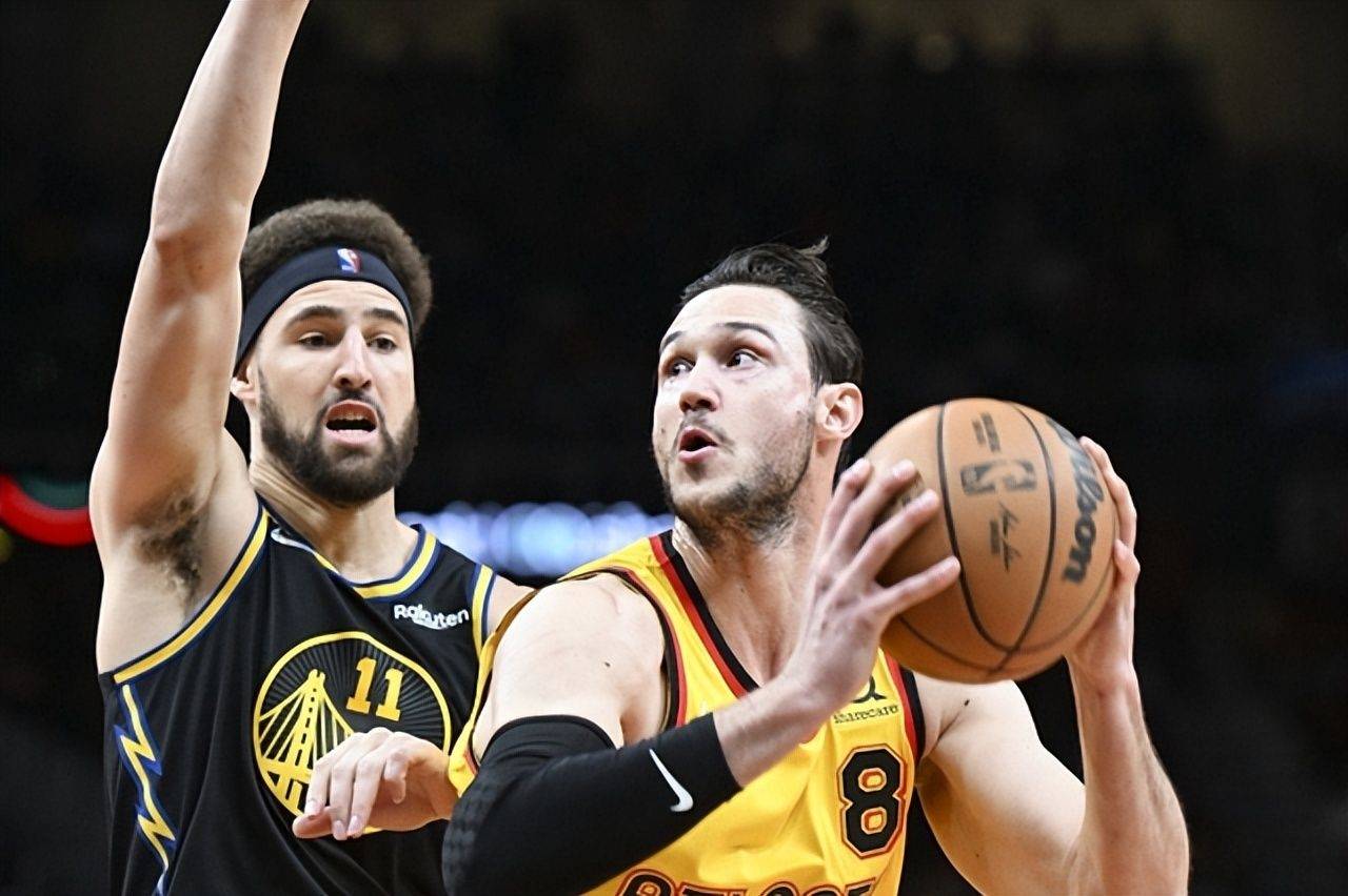 关于巴西男篮翻盘勇士B队，加里纳利统治全场的信息