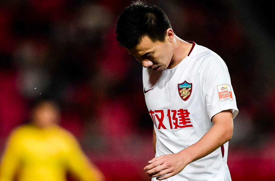 球队助教临时接手教鞭，带领球队成功突破困境