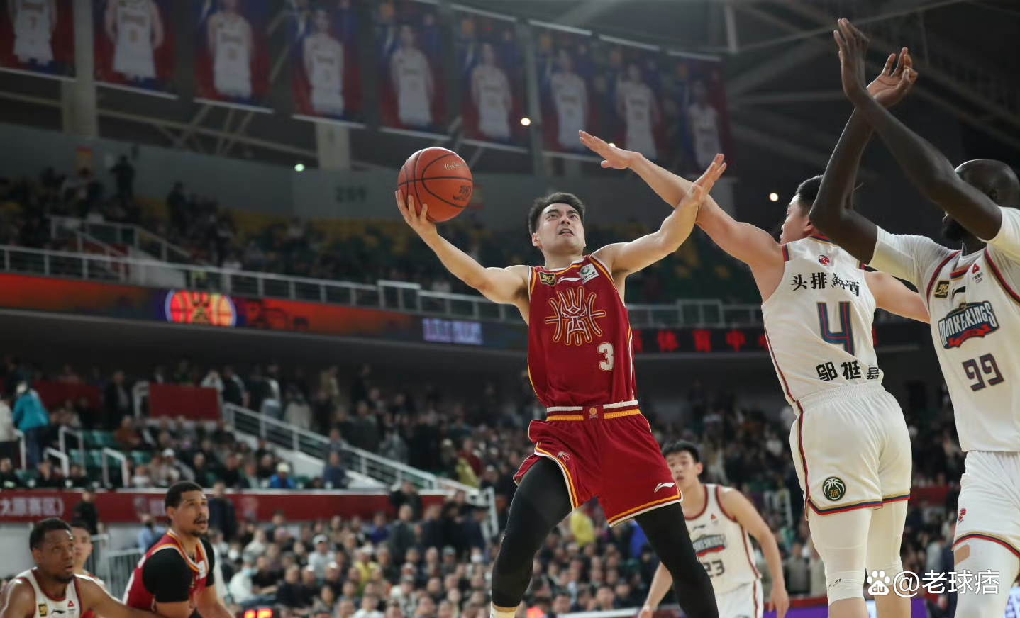 山西男篮稳定发挥,轻松战胜福建队 山西男篮稳定发挥,轻松战胜福建队