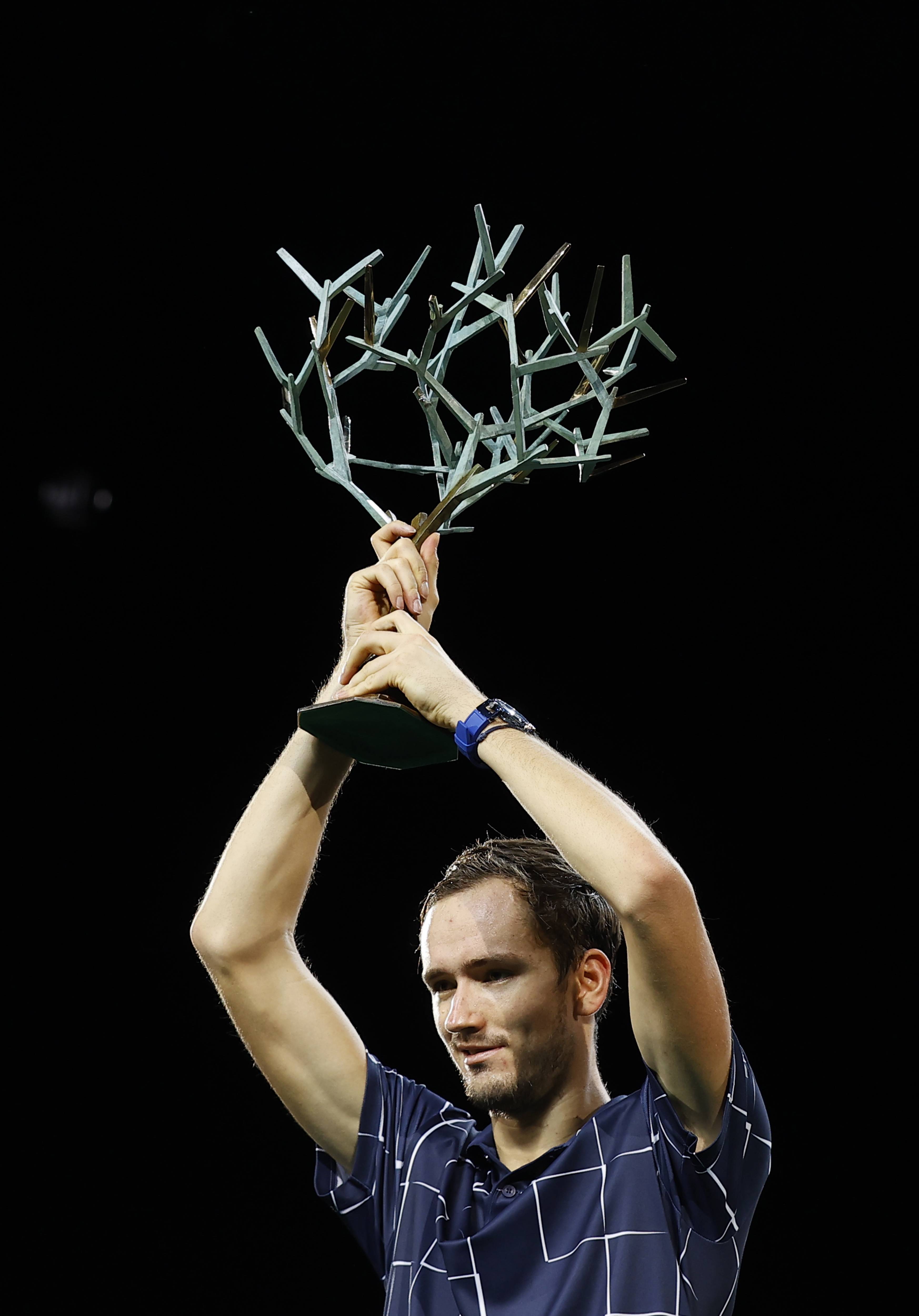 德国网球队碾压意大利网球队,梅德韦杰夫惊艳世界的简单介绍 德国网球队碾压意大利网球队,梅德韦杰夫惊艳世界的简单介绍