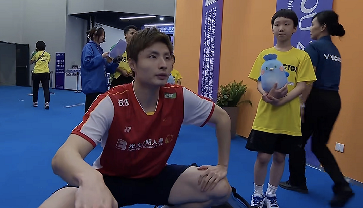 印尼羽毛球队翻盘日本羽毛球队,辛杜三分雨点燃全场的简单介绍 印尼羽毛球队翻盘日本羽毛球队,辛杜三分雨点燃全场的简单介绍