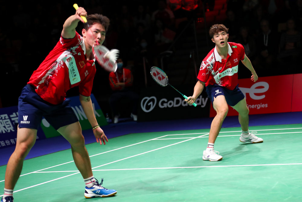 日本队碾压韩国队，石宇奇统治全场的简单介绍