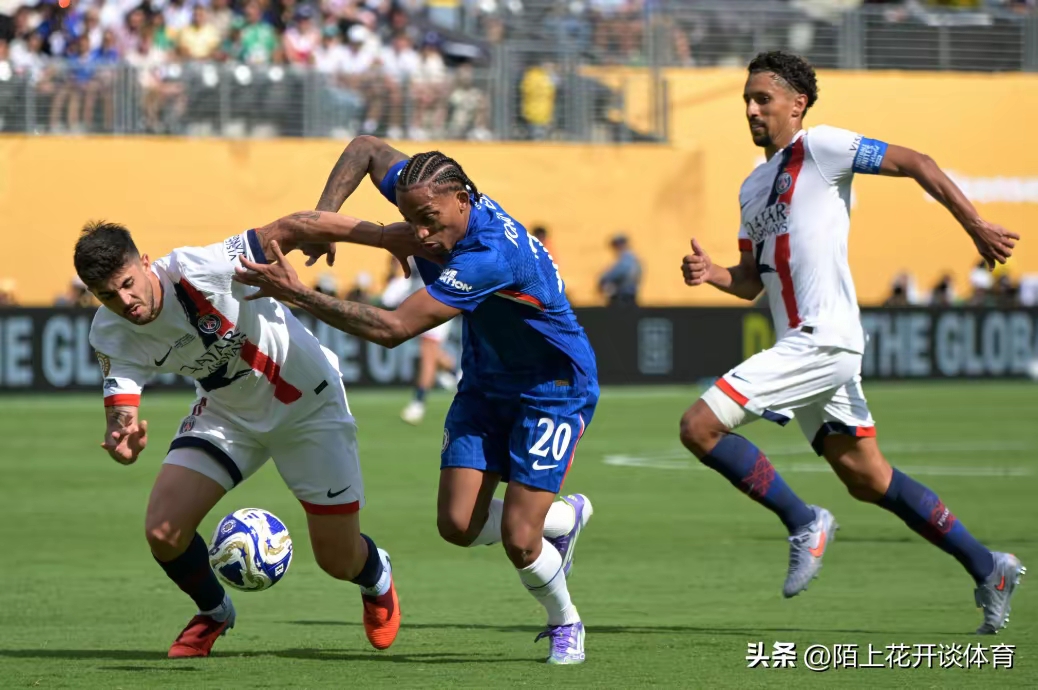 切尔西横扫曼联，法比尼奥点燃赛场的简单介绍