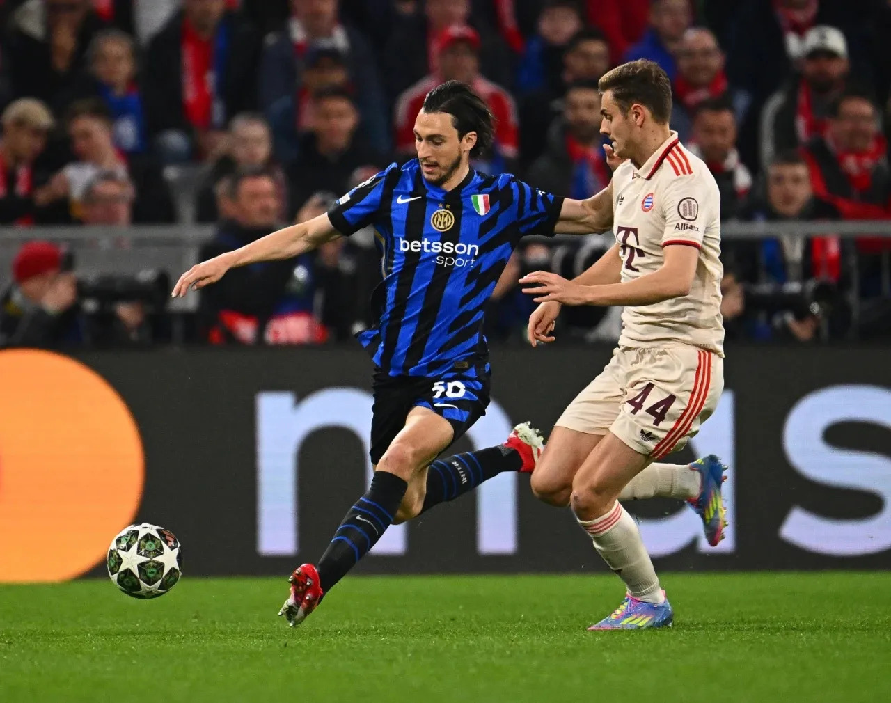 包含里昂主场深夜踢球，迎战波尔多势求三分的词条