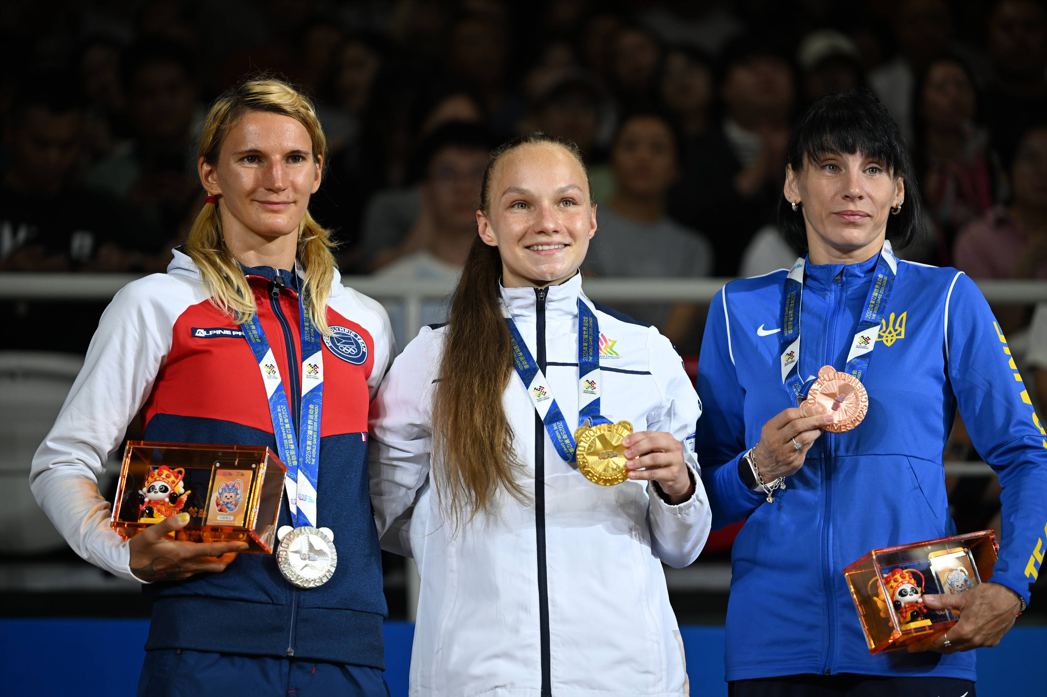 开云体育平台APP-女子足球硬汉球员勇夺胜利！