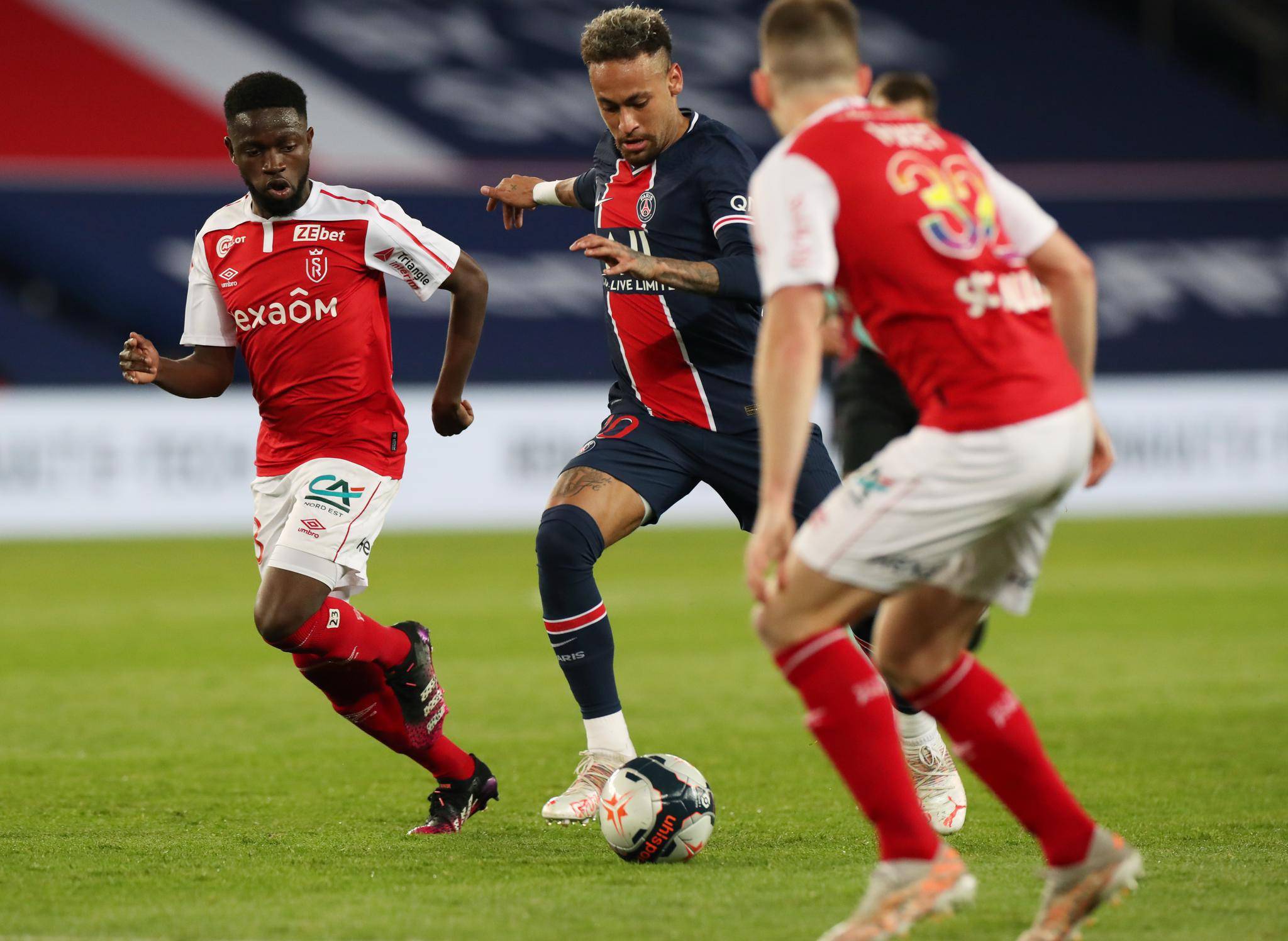 法甲比赛仍将继续,球员备战备战 法甲比赛仍将继续,球员备战备战