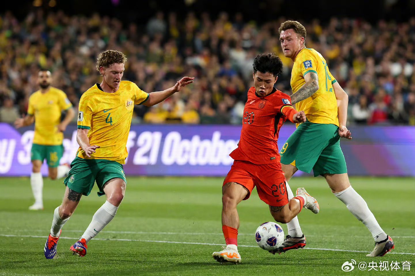 澳大利亚队在比赛中遭遇重创，取得惨败