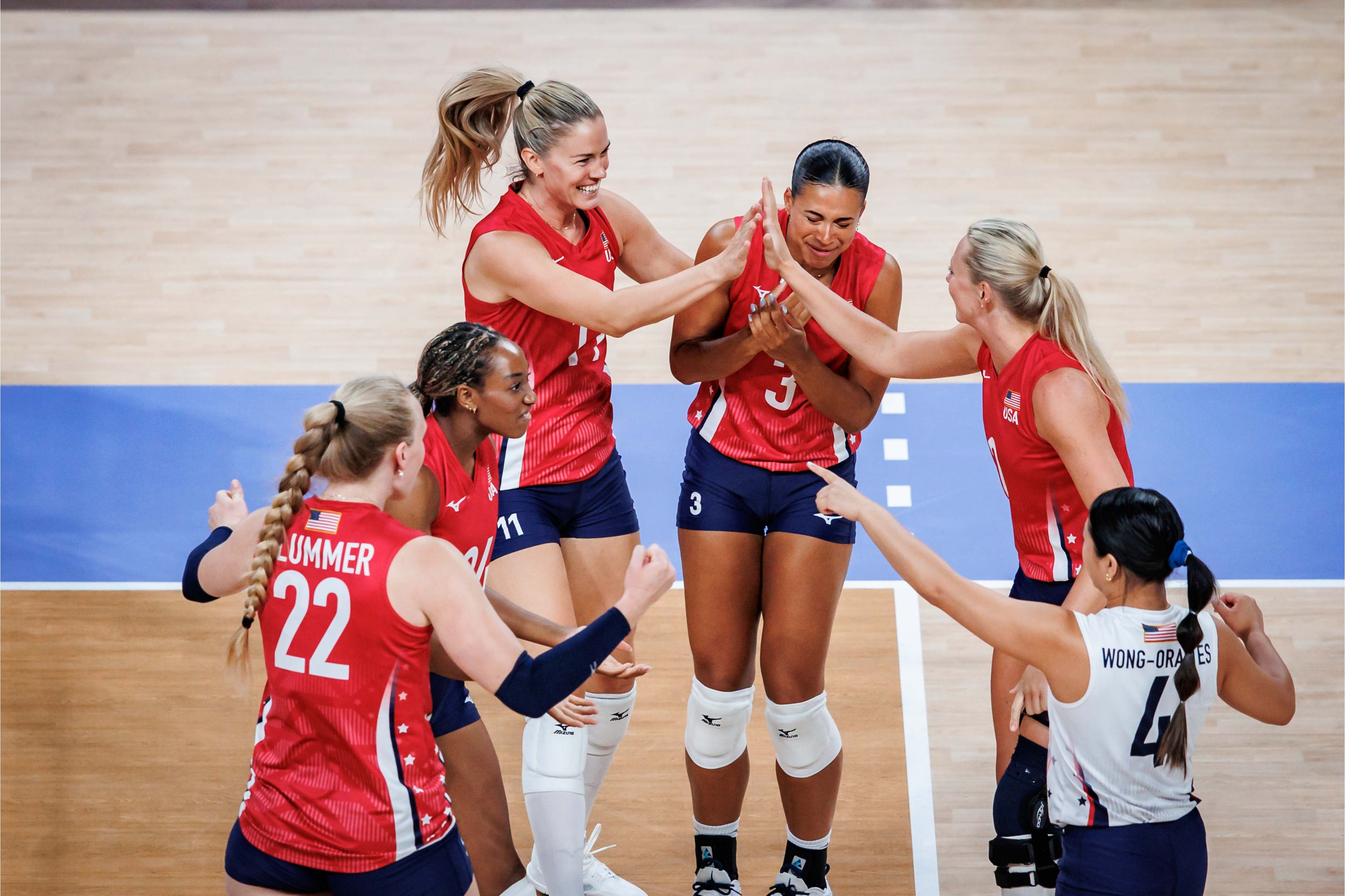 菲律宾女排队全队发挥出色，登顶冠军宝座