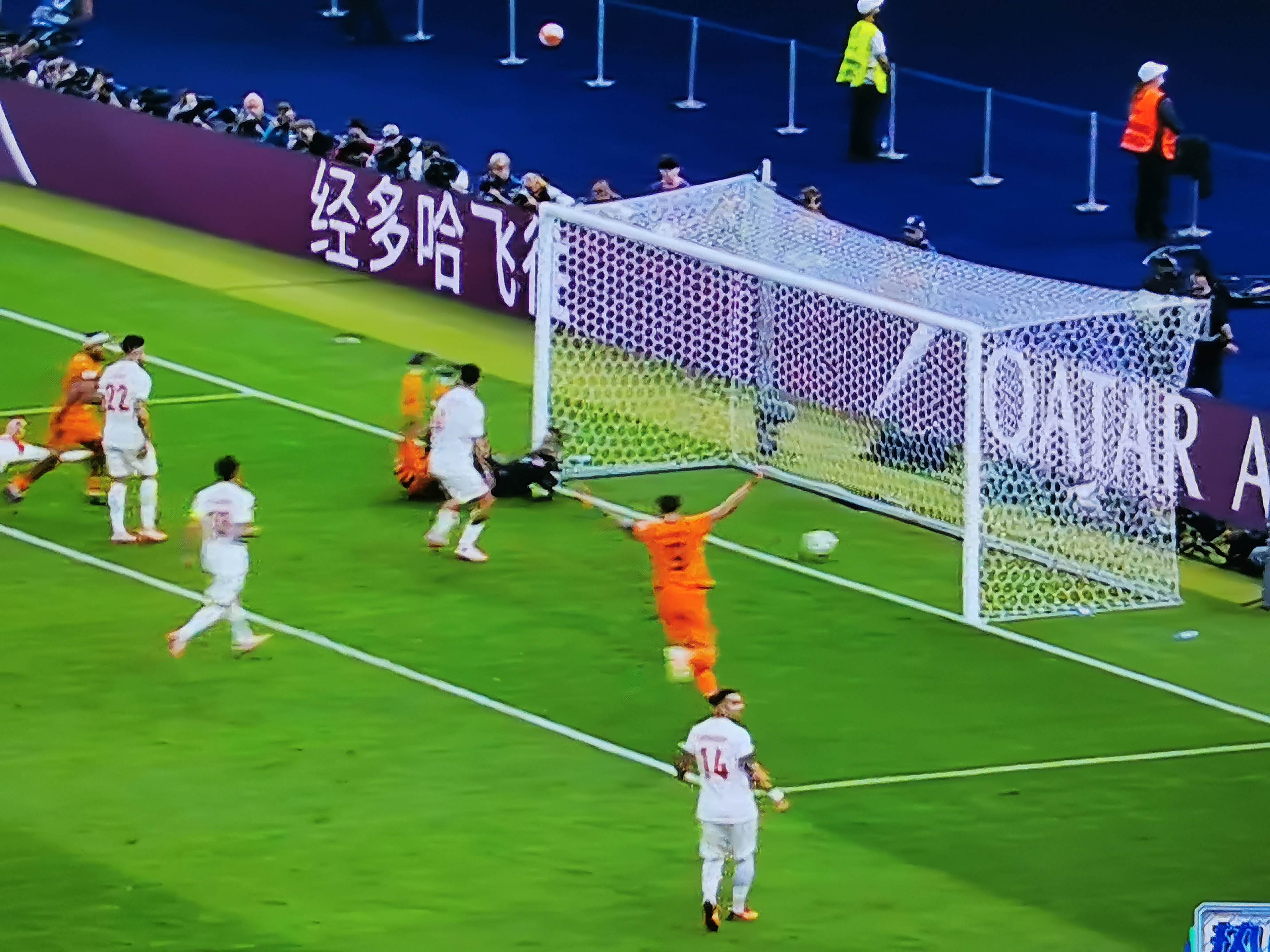 欧联杯顶级对抗胜负悬压,球迷心跳不已的简单介绍 欧联杯顶级对抗胜负悬压,球迷心跳不已的简单介绍