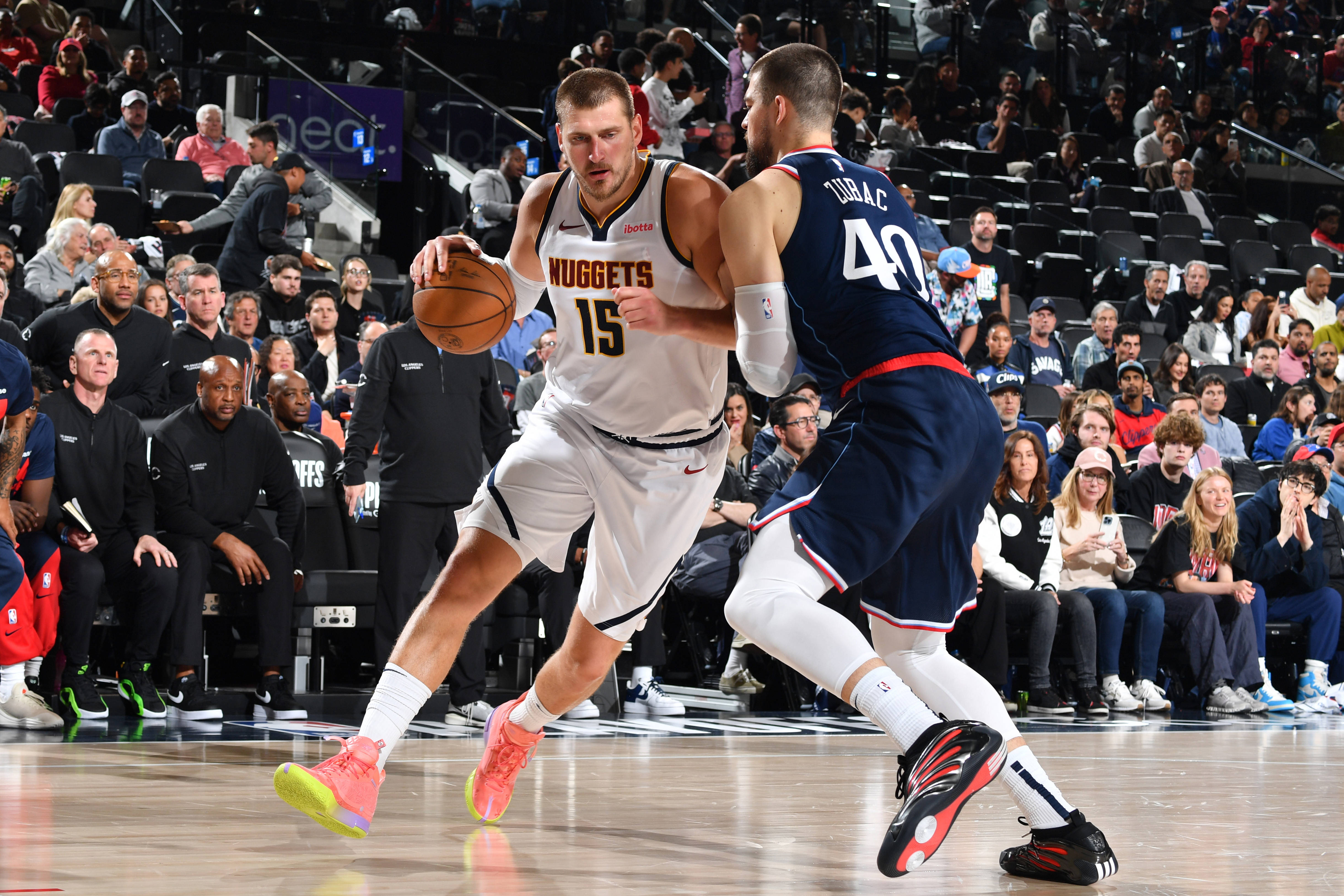 辽宁队碾压步行者，约基奇状态火热的简单介绍