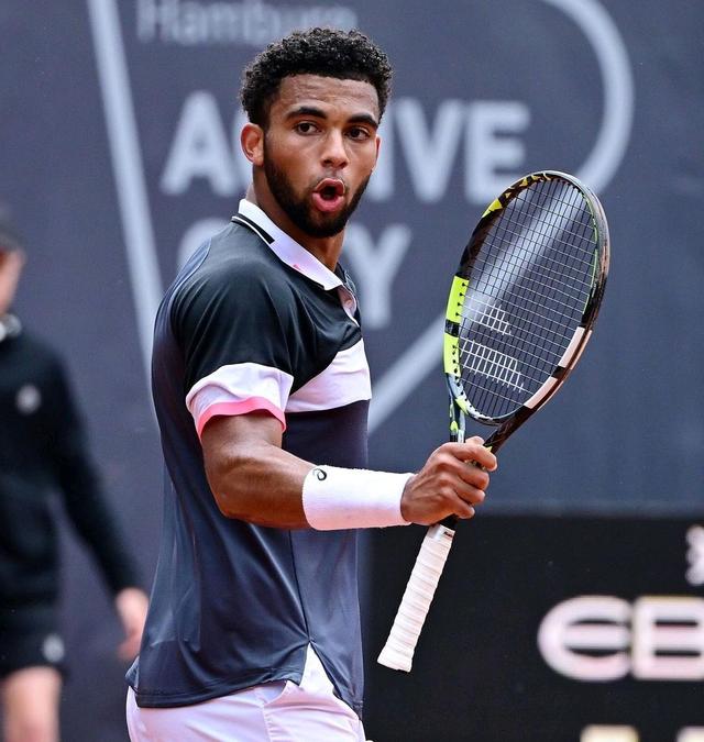 包含年终总决赛轻取戴维斯杯,西西帕斯统治全场的词条 包含年终总决赛轻取戴维斯杯,西西帕斯统治全场的词条