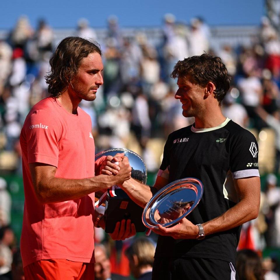 澳大利亚网球队险胜日本网球队，西西帕斯打破历史纪录的简单介绍