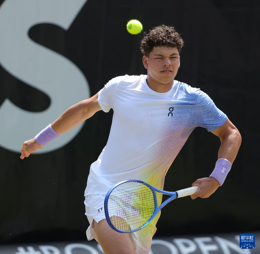 美国网球队血洗西班牙网球队，兹维列夫送出助攻的简单介绍