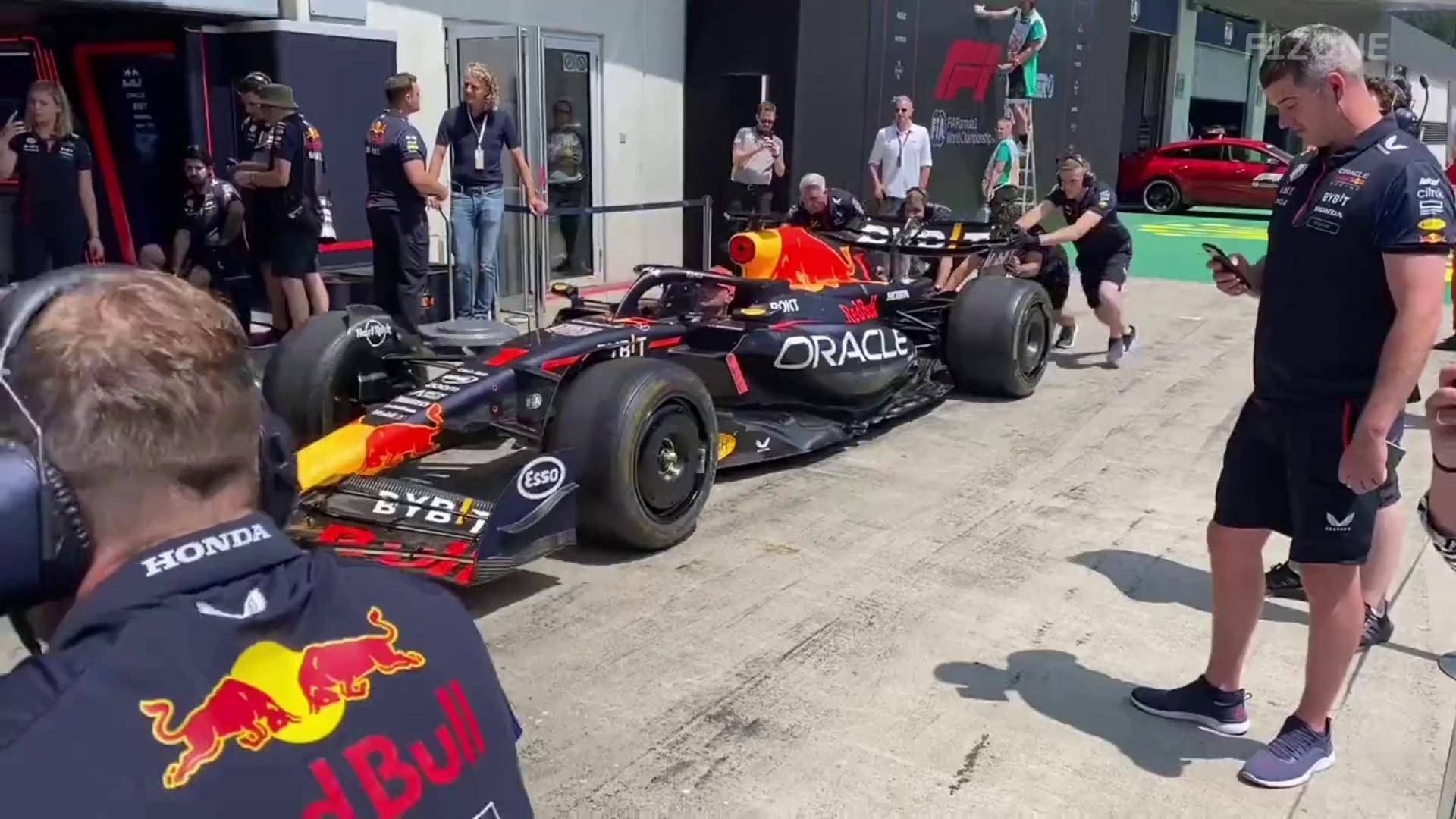 包含红牛车队横扫迈凯伦,塞恩斯统治全场的词条 包含红牛车队横扫迈凯伦,塞恩斯统治全场的词条