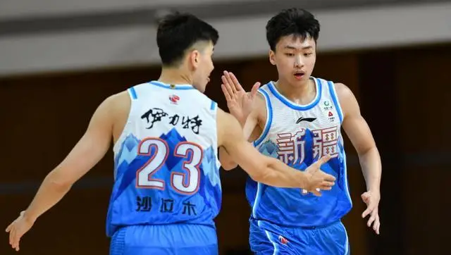 球队教练团队努力策划，明确季后赛冲刺方向的简单介绍