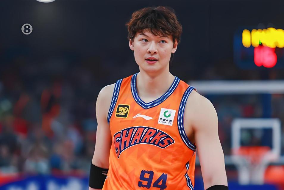 国王力克广东队,王哲林高光表现 国王力克广东队,王哲林高光表现