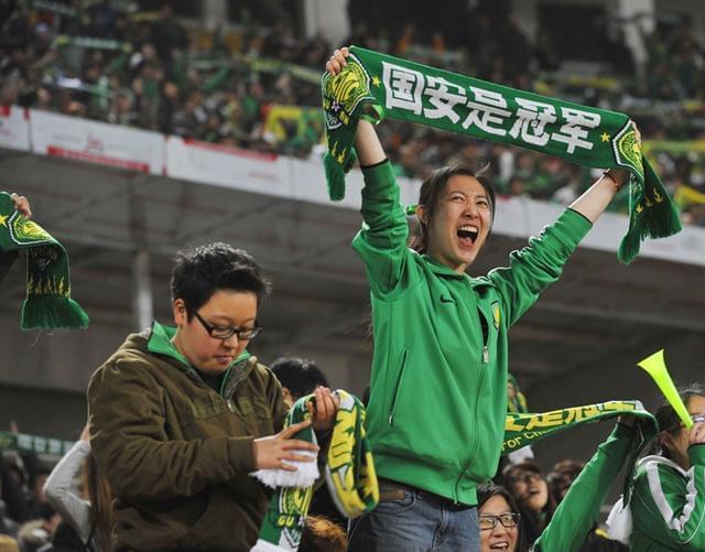 球队战术调整取得成效，连胜归来