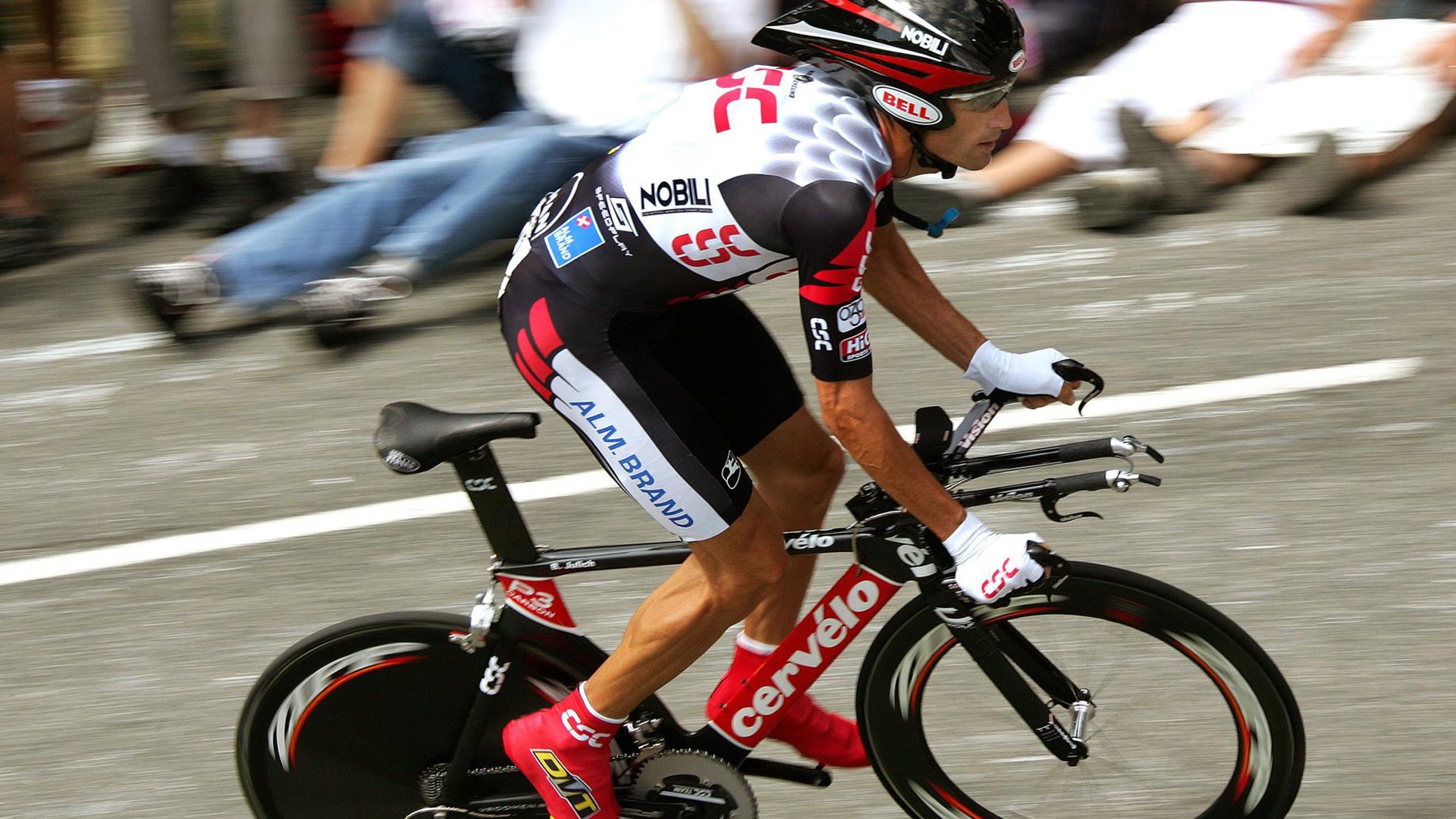 东契奇爆发撕裂防线,76人节奏掌控令篮网窒息